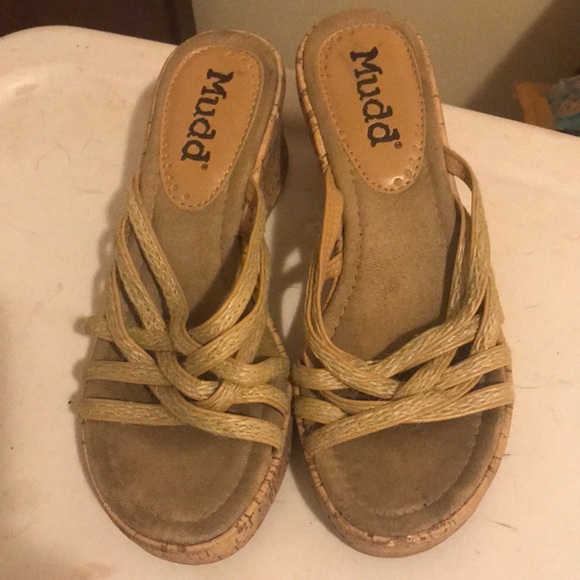 Shoes - Picture 2 of 7